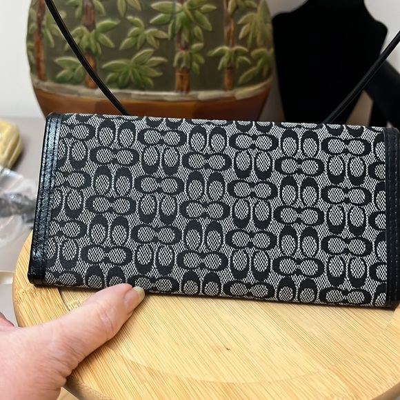 Coach Monogrammed Long Wallet.. new condition - Picture 3 of 10